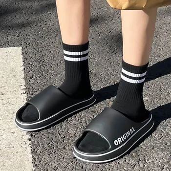 2023 Noi Bărbați Papuci de casă Tendință de Moda de Vară Papuci Barbati de Moda EVA Diapozitive Bărbați Lumina Pantofi de Plajă în aer liber de Mers pe jos Pantofii Doamnelor